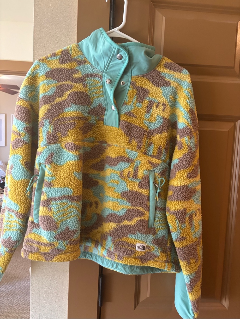North Fave Sherpa Pullover Jacket yellow blue camo pattern